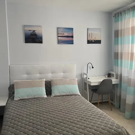 4 Bedroom 2 Bathroom Penthouse With Private Patio And Jacuzzi, Astonishing Views Of Gigantes * Puerto de Santiago (Tenerife)